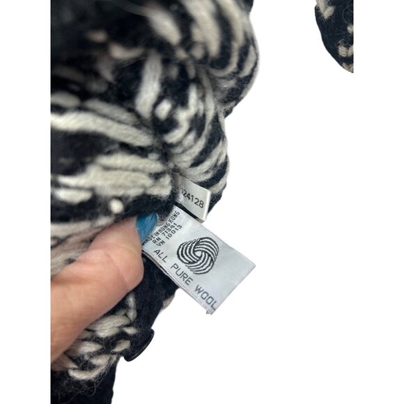 L.L. Bean Vintage 80's Nordic Black White Sweater Henley Button Neck Size M - Picture 9 of 9